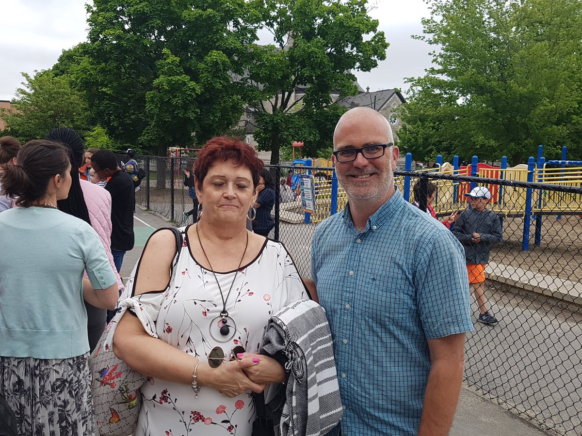 Bienvenue à <a href="/mccarda1/">Danielle McCarthy</a>, notre nouvelle directrice et à @JLeiper au BBQ de fin d'année.