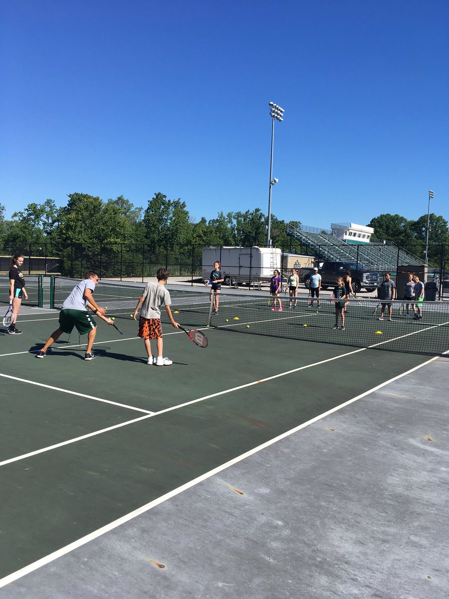 CoachVent's tweet photo. #nordonia2018tenniscamp https://t.co/jrSNOniBIA