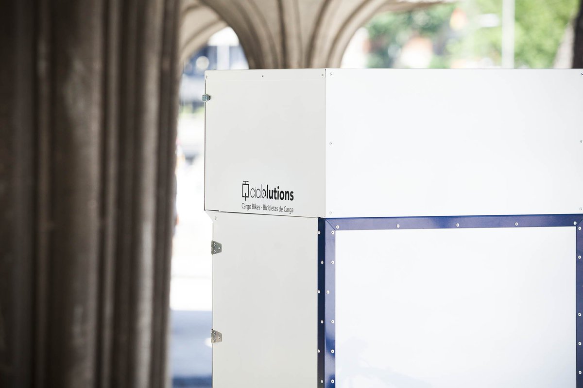 Triciclo BKL LMC con compartimento extra. Superando los 700 litros de capacidad. Ya en pruebas con los clientes de <a href="/ciclolutions/">Ciclolutions</a> distribuidor oficial de #Bikelecing en la Comunidad de Madrid #madeinSpain