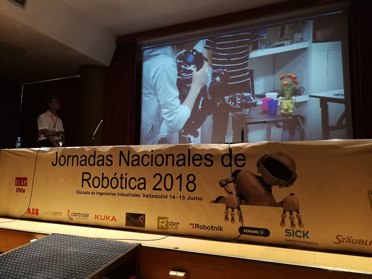 2018Jnr's tweet photo. Conferencia sobre RoboCup@home impartida por el profesor Luca Iocchi. #JNR2018 #JNR2018CEA https://t.co/Ie1ir1dNqe
