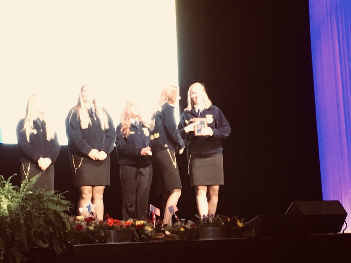 HAHS_FFA's tweet photo. Congratulations to Madi Buckely for getting 3rd place in Dairy Showmanship!! We are very proud of you! Keep up the good work at the Big E! 🐄🐄 https://t.co/NNetXolIrz