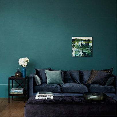 londonewcastle's tweet photo. Deep navy and green velvet sofas are a trend that we are loving right now...here are a few of our favourites! What trend are you loving right now? #interiortrends2018 #navyvelvet #homedecor #navysofa #interiordesignlondon https://t.co/JAF1eb0rhz