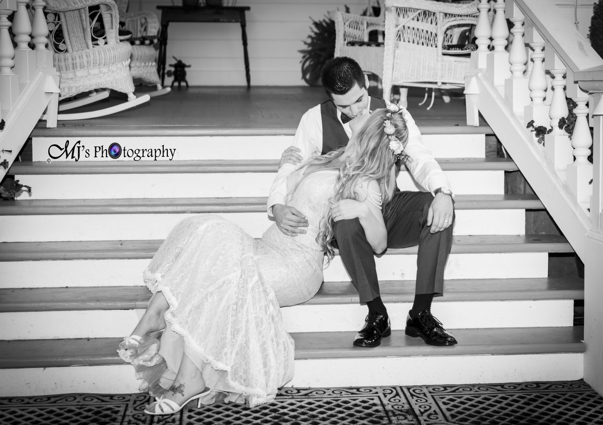 MJsPhotography2's tweet photo. Throwback Thursday 😍

#tbt #throwbackthursday #oregonweddings #oregonphotographer #pnwphotographer #photographer #stunning #brides  #photography #oregon #pnw #pnwonderland #oregonbridemag #oregonbride #bride #beauty #mjphoto #weddingportrait #brideandgroom #huffingtonpost https://t.co/m9xv1QRcgk