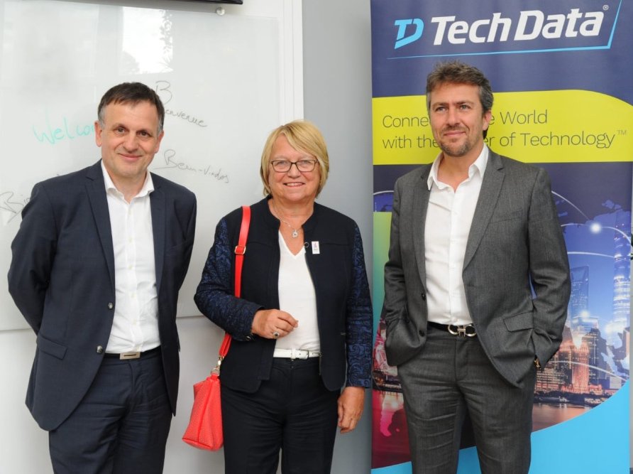 VilleColombes's tweet photo. @TechData_FR inaugure aujourd'hui son nouveau Business Solutions Center, un centre technologique innovant, sur 500m², Avenue de Stalingrad #Colombes #entreprises #TechData #TechDataFrance #technology https://t.co/glkvgf9mrS