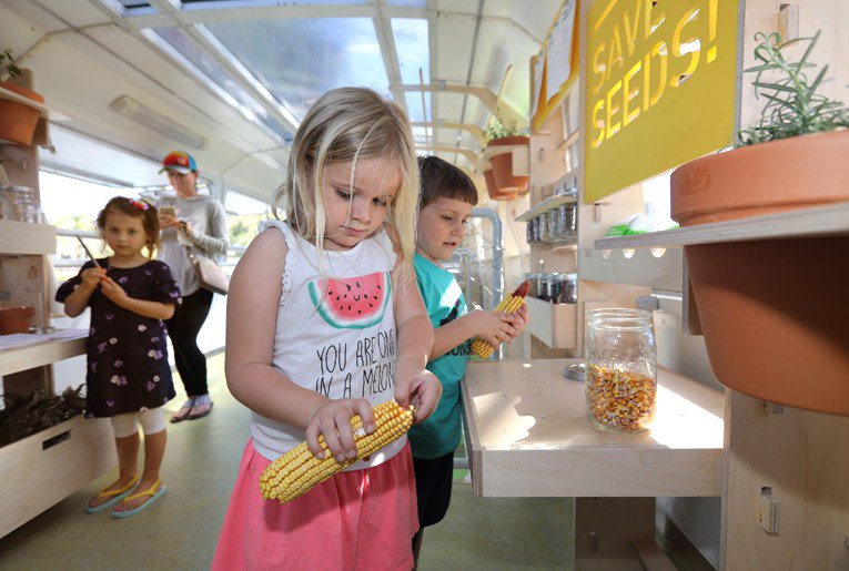 0810Magazine's tweet image. Library and Ecology Center Team Up For Earth Day 0810magazine.com/2018/06/librar…