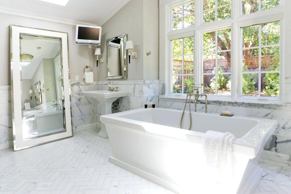 Talk about #bathroomgoals. Check out our latest post on the blog giving you some tips on different ways to design mirrors in your bathroom. 

mirrorize.ca/blog/mirror-de…

#garden #outdoor #mirror #lanscape #exterior #design