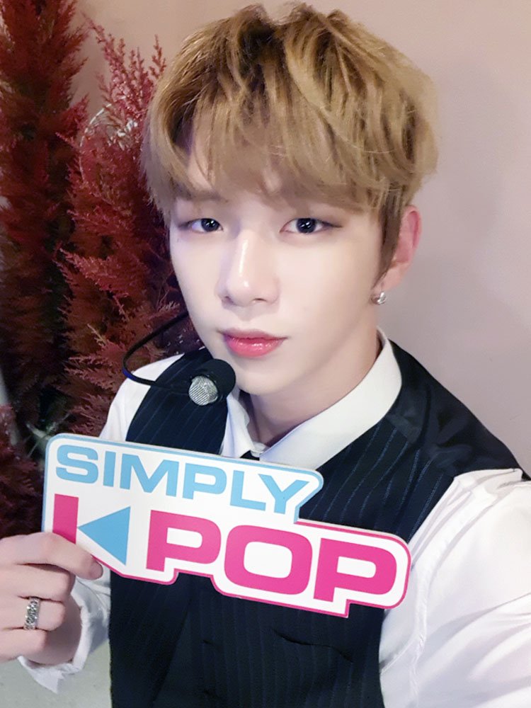 SIMPLY K-POP tweet media