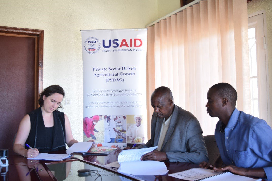 The @psdag_rwanda &amp; #NCCR partnership will also help update NCCR’s strategies to quickly review and advise entry points to fast-track the implementation of the strategies, including the financial sustainability strategy. <a href="/USAIDRwanda/">USAID Rwanda</a> <a href="/RwandaAgriBoard/">Rwanda Agriculture & Animal Resources Devpt Board</a> <a href="/RTI_INTL_DEV/">RTI International Development</a> <a href="/RwandaAgri/">Ministry of Agriculture & Animal Resources |Rwanda</a>