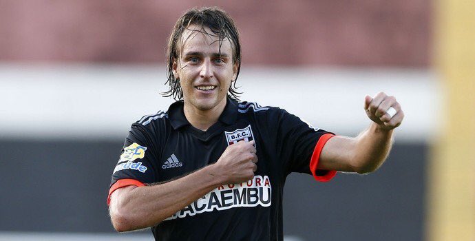 O meia Zotti é o novo reforço do <a href="/jec_online/">JEC</a> para a sequência da <a href="/SerieCOficial/">Serie C</a>.
Via <a href="/gabrielfronzi/">Gabriel Fronzi</a>