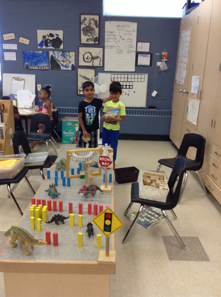 eaglets123's tweet photo. Snake and Dino domino smash. @EldoradoPDSB https://t.co/Gd3czIWVTd