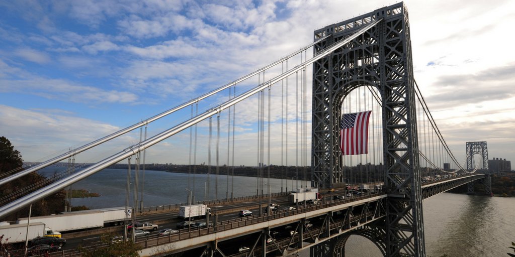 Happy #FlagDay! The world’s largest free-flying U.S. flag is on display today at the George Washington Bridge until 1:15pm. Electrical improvement work prevents us from lighting the bridge towers tonight.  We regret any inconvenience. #FlagDay2018 panynj.gov/bridges-tunnel…