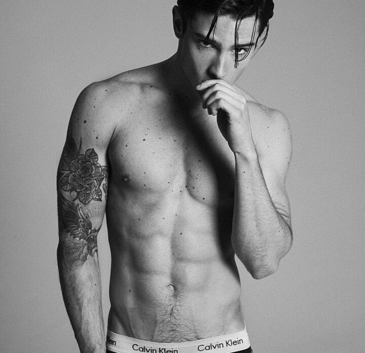 °Alessandro Bianchi°
• 24 años
• Modelo
• Hombre de dinero
• Amante del sexo
• Bisexual
• Soltero
°¿Rt? Fav. y abro DM°
{ #FreeRol #SexRol }