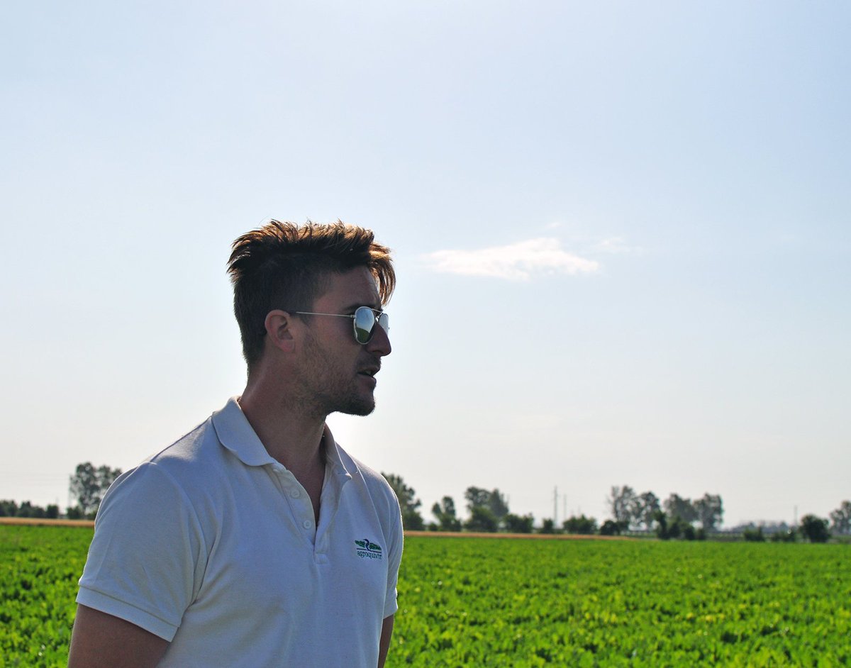 AzucareraES's tweet photo. 🌱En #Agroteo estamos implementando ya en el #campo nuestra nueva plataforma de #AgriculturadePrecisión -en versión de prueba- desde el mes pasado con #remolacheros como tú🌱 https://t.co/4bKNS5FFdi 🙌🙌🙌
#NuevasTecnologías #SomosCampo #SomosRemolacheros @hemavgroup https://t.co/fhHogJEGML