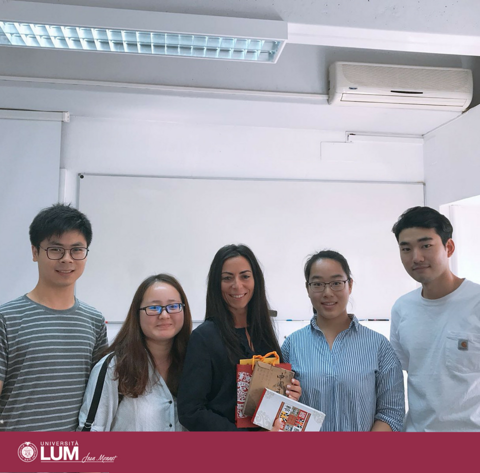 In mattinata gli studenti del progetto GEP (Global Exchange Program) hanno svolto la la seduta di esame in Organizzazione Aziendale con la Prof.ssa <a href="/ricciarde/">Ale Ricciardelli</a> . 
"In bocca al lupo” per il vostro futuro e..... arrivederci in Cina 🇨🇳