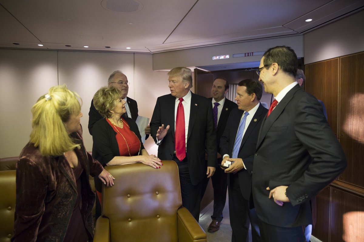 RepSamGraves's tweet photo. Please join me in wishing President Trump @POTUS a happy birthday! 🇺🇸🎂 #MAGA https://t.co/3OkXnMgsXw