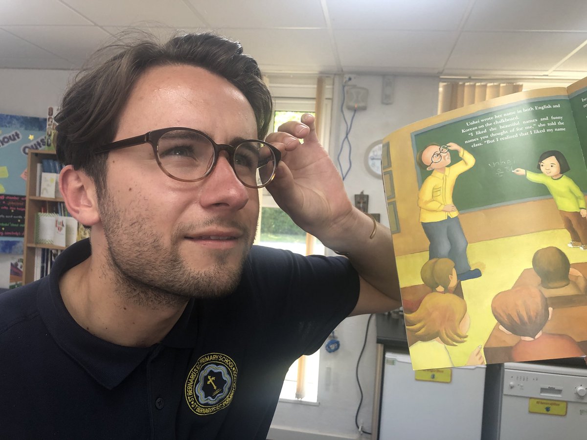 amoor4ed's tweet photo. Our very own @jjbrassington found himself in a book today. The kids loved it! #lovereading #greatpose https://t.co/GYFV1oHO3d