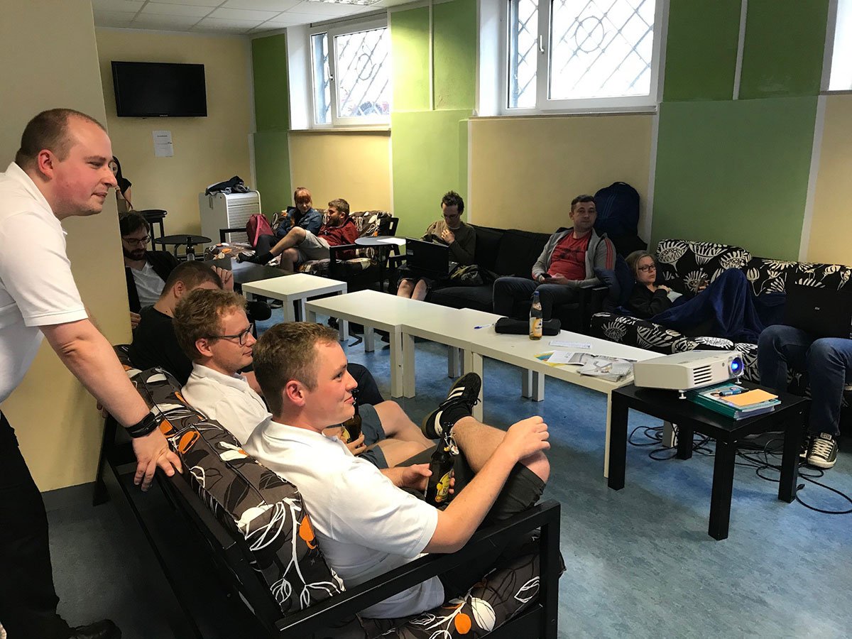 ULSolutionsSIS's tweet photo. 🐜 12 Teams aus Jägern &amp; Sammlern fanden sich gestern an der TH Nürnberg ein, um einen abenteuerlichen #AntMe-Wettbewerb zu erleben. 🐜@fachschaftin @iriskn91 @Poschi3 @smeky42 @andreas_e_kurz @vulturem #mp_rocks #liebewasdutust #lovemyjob https://t.co/XTYLpvBYHc