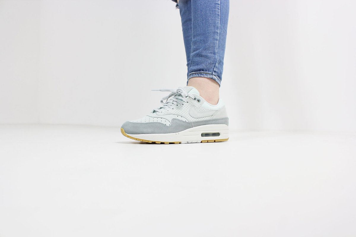 Hi_sneakerworld's tweet photo. NIKE - AIR MAX 1 PREMIUM (BARELY GREY/ BARLEY GREY LIGHT PUMICE)
#AirMax #Nike 
Price: € 141.00
Link: https://t.co/Juen3oKQw3 https://t.co/MJ6hjvvJVy