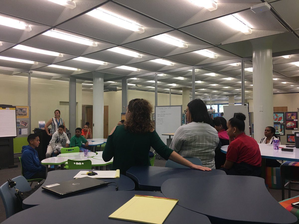 RCSDParents's tweet photo. Collaborative learning with RCSD#28 Student Ambassadors #futureleaders #studentvoice #modernlearningspace #technology @hudson28ladd @RCSDNYS @RCSDParents @rcsdinnovation @RhondaNeal100 @bigj329 https://t.co/lBVAMwMhWr