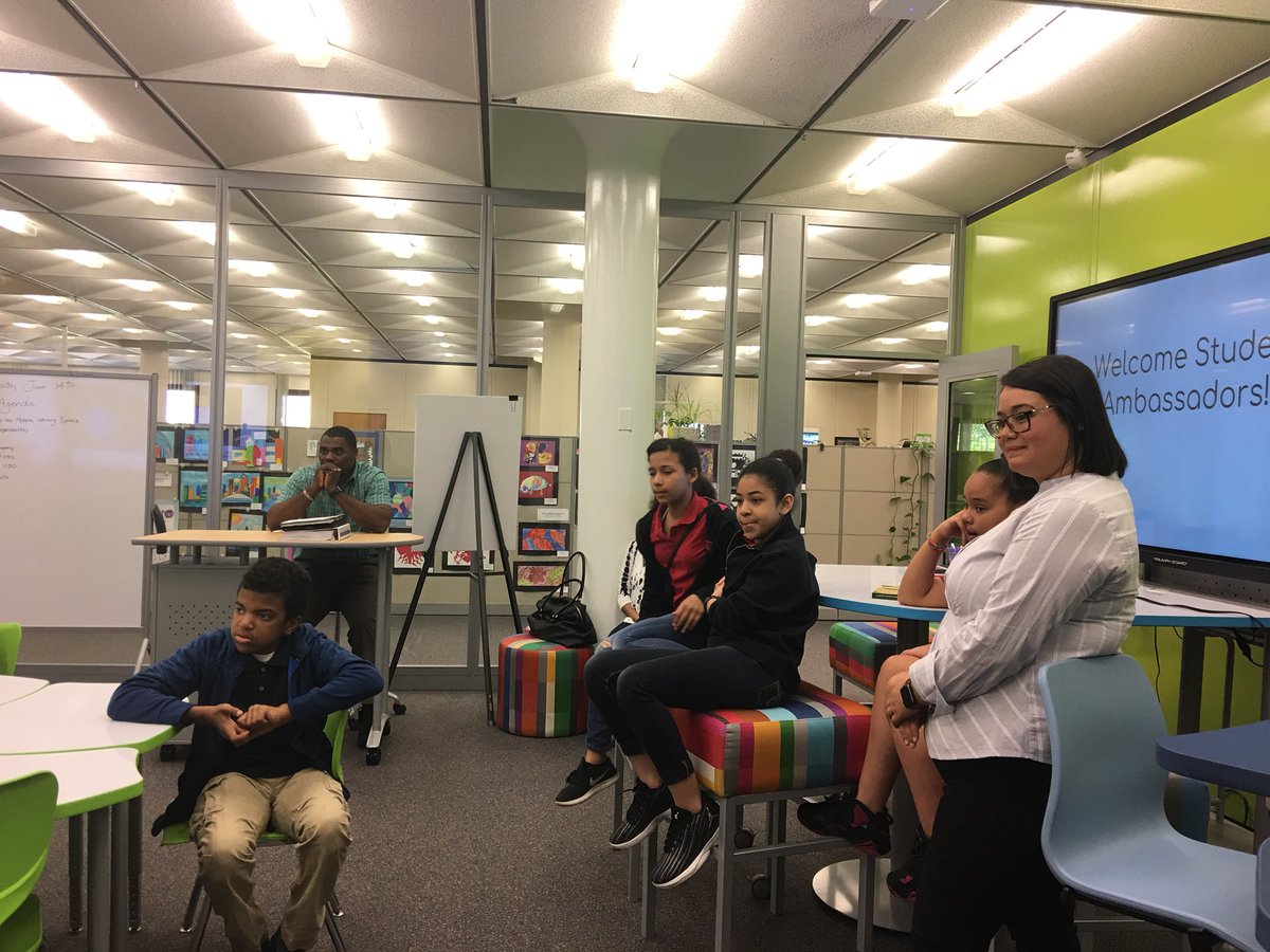 RCSDParents's tweet photo. Collaborative learning with RCSD#28 Student Ambassadors #futureleaders #studentvoice #modernlearningspace #technology @hudson28ladd @RCSDNYS @RCSDParents @rcsdinnovation @RhondaNeal100 @bigj329 https://t.co/lBVAMwMhWr