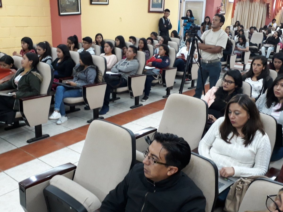 ueboficial_ec's tweet photo. @UniversidadB comparte con estudiantes d la Carrera d @TurismoUeb temas como paquetes turísticos d aventura, deportivos, religiosos entre otros https://t.co/MVh9zOQ8jW