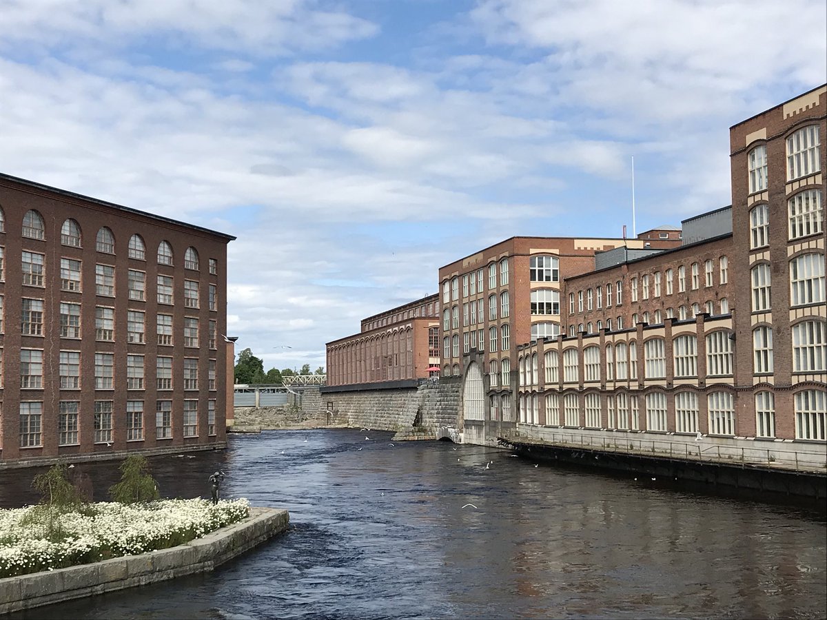 piahuh's tweet photo. Fiiliksellä on väliä. ”Mikä Digiassa on parasta” -käytävägallupin ylivoimainen voittaja on: järkevän hyvät tyypit. #digiabileet #digibileet #digiarki #digiatampere https://t.co/CzAMWSIy71