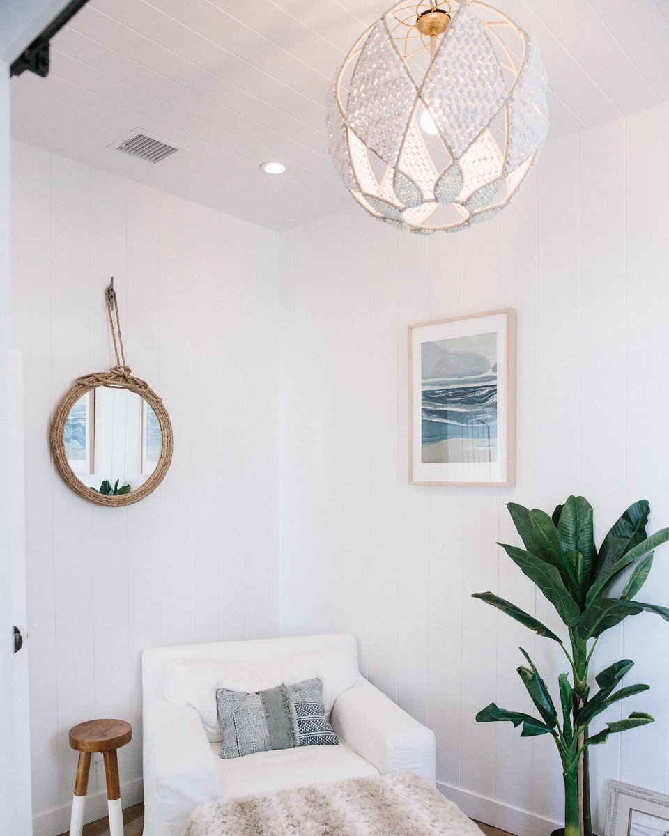 The perfect reading nook illuminated with the Adelaid ✨#RoShamBeaux #ShowUsYourBeaux #Adelaid #Lighting #BeadedChandelier #Home #InteiorDesign #ToneItUp #KatrinaScott #ReadingNook #Cozy #Illuminate