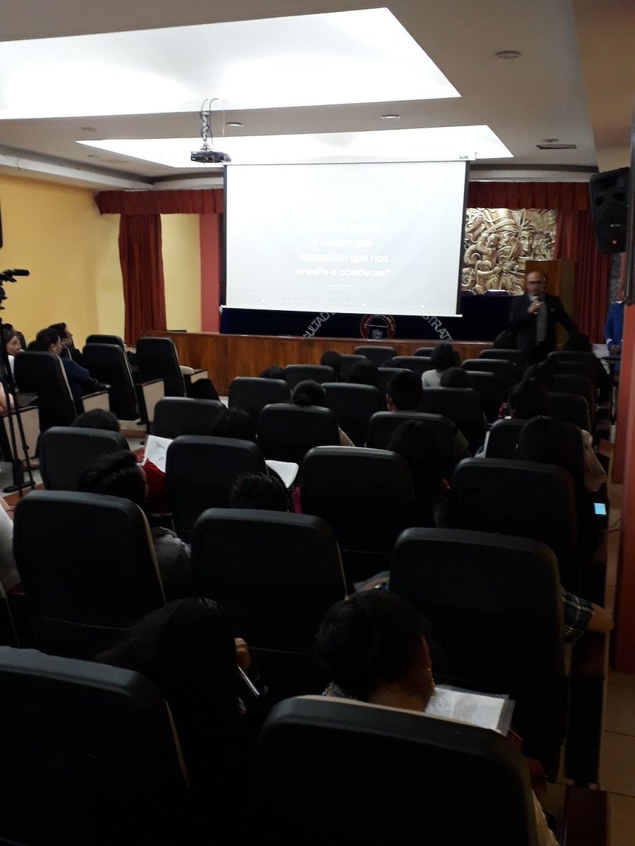 ueboficial_ec's tweet photo. Daniel Guerrero de MINTUR aborda el tema "Mercado Turístico" para los estudiantes  de la Carrera de @TurismoUeb de la @UniversidadB. Bienvenidos amigos todos. Seguimos avanzando!!! https://t.co/XmRGQK7qR3