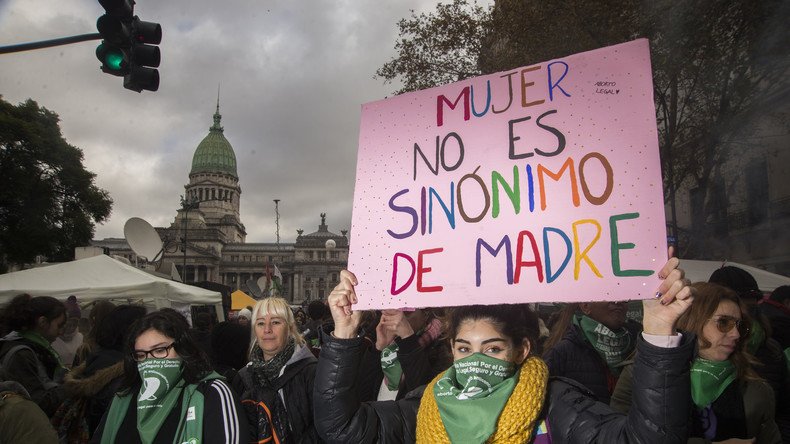 EXTERN:  Argentiniens Parlament macht Weg für Abtreibungslegalisierung frei dlvr.it/QXHf7f