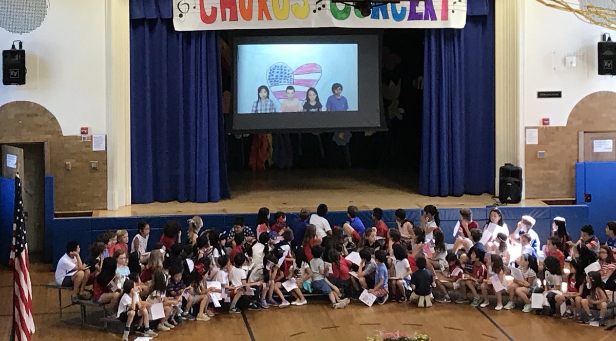 MrsTurner0716's tweet photo. Happy Flag Day! 2nd Grade did an amazing job during their performance! @mrsdmarceau @EDMrsHuang @bmartin_2nd @2Magnani @mrtomizawa @MsFortepiano @MrBrown_Music #edgewoodproud https://t.co/IJT76N2O77