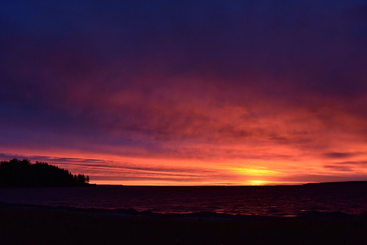 Pearl1965's tweet photo. @northlakeshells @mattrainniecbc This was my view this morning at 5 am https://t.co/HLHpAH3HzW