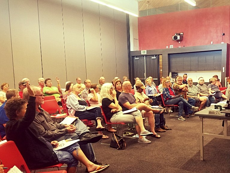 squeezeverydrop's tweet photo. Throwing it back to yesterday's Sprinkler101 workshop! We had close to 100 folks show up to learn about controllers, nozzles &amp; heads, turf management, and drip irrigation. Big thanks to @MetroLibraryOK for hosting and @ThinkWaterOK for your expertise. #TBT #SqueezeEveryDrop https://t.co/0rp6kWlNjJ
