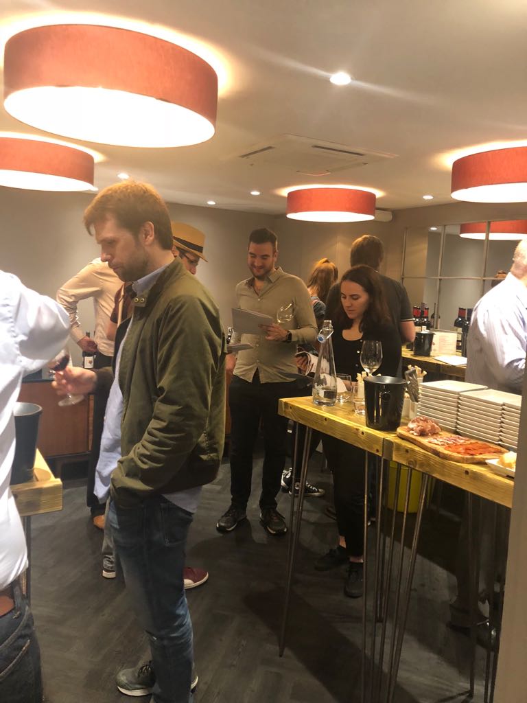 Seguimos de ruta, estuvimos en Manchester presentando nuestros vinos ✈️
