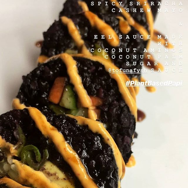 tofunafysh's tweet photo. Who's going to win/watch the world cup? ⚽ All players/fans should eat one of these #plantbased #vegan #sushi rolls by @jewanhenry🏆Japan is our sleeper pick! Happy viewing, and happy eating 😊 sauce featured here made w #FyshSauce 🌱🚫🐟 https://t.co/hKVysbp1Vm https://t.co/Rnb91kI7F4