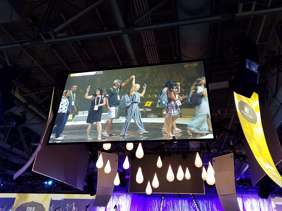 Lisa_FM's tweet photo. these happy people are dancing across the stage because they've achieved #youngliving #Gold ! average income around  $6k a month.  #Congratulations superstars! #yleo #ylconvention https://t.co/Ai4ElwZqDd