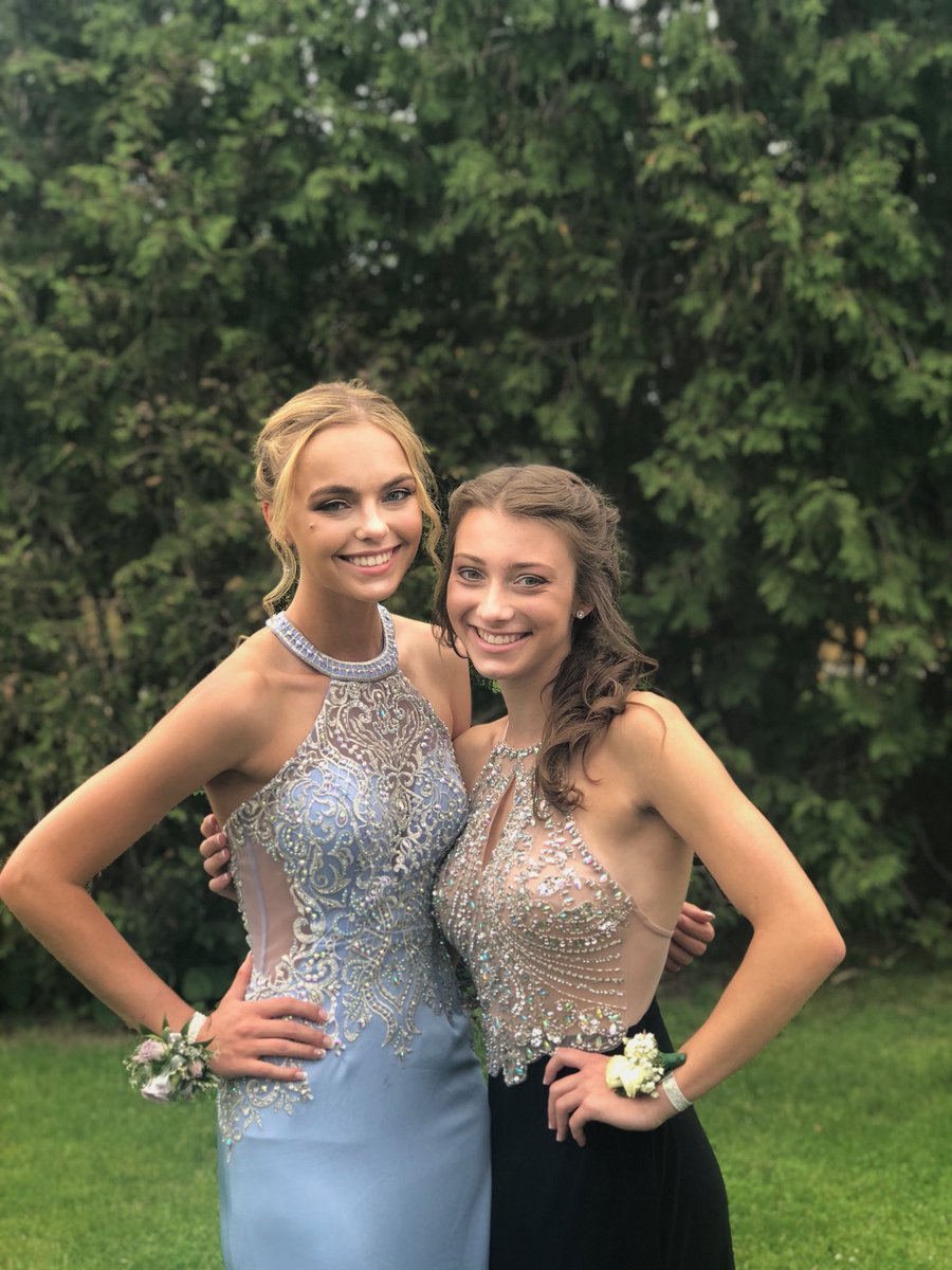 kcheeseman4's tweet photo. happy birthday @KellieKress !! thank you for getting through track with me😂 I can’t wait for MSU with you💗 have a great day!🎉 https://t.co/2Tcm7H1Mzt