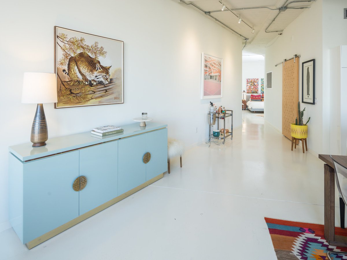 avvayhq's tweet photo. Just another AMAZING space in #Dallas! 👏🏼
Check out this bright loft with loads of natural light and exposed brick in the Government District of Downtown Dallas
Now available for your next creative project.
https://t.co/XZ7mCp8P0K
#WeAreAVVAY #AVVAYDallas https://t.co/Q24tBmhCZ7