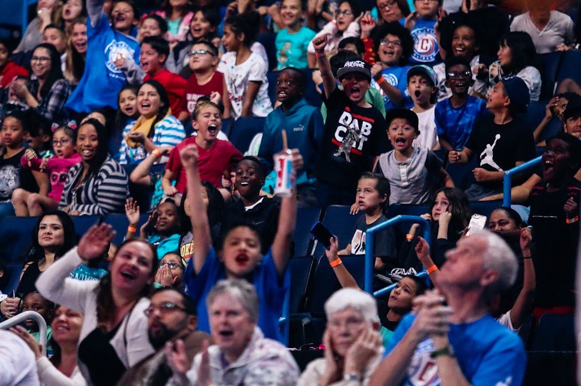OntClippers's tweet photo. Join us to reserve the best seats for our 2018-19 Season at @CBBankArena from 6PM-9PM! 💺👏

Visit the link below or call us at 909-406-9090 to register for our #SelectASeat next week! 🎉

🔗 https://t.co/i10nWBhujE 
🎁 giveaways, appetizers &amp; soft drinks
#NextWave https://t.co/ohH3dBnafO