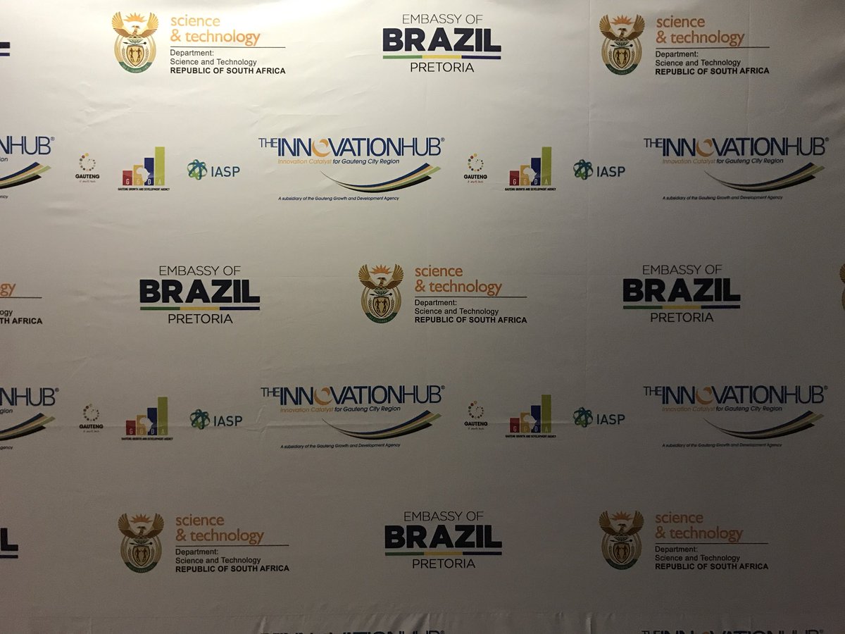 8thSeasonCap's tweet photo. Great 2 days exchanging ideas, learning from / teaching Brazilian startups about our VC ecosystem! 
We spent some time today with @KeetvZ at @KNF_VC ), the @BrazilEmbassySA and 3 solid Brazilian entrepreneurs and ecosystem builders. 👍🏾👍🏾 
Thx to @SAVCA_news 
#StaySavvy https://t.co/MgBiGi0cap