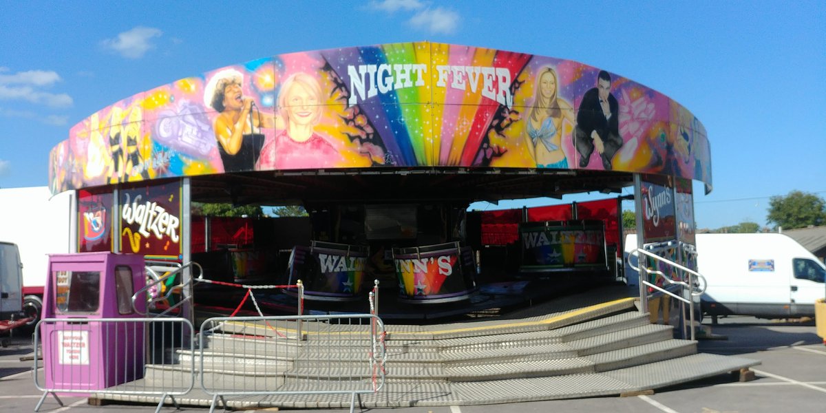 MidsummerMadne2's tweet photo. Exciting times as Wynns Funfair is currently being set up in the Market/Fairfield car park, Dorchester, for Midsummer Madness at Dorchester Carnival! @DorchesterTIC @dorchdude @DorchesterBID @Brewery_Square @DorchesterCFB 🤡🥳🤗 https://t.co/mFC8pZicME