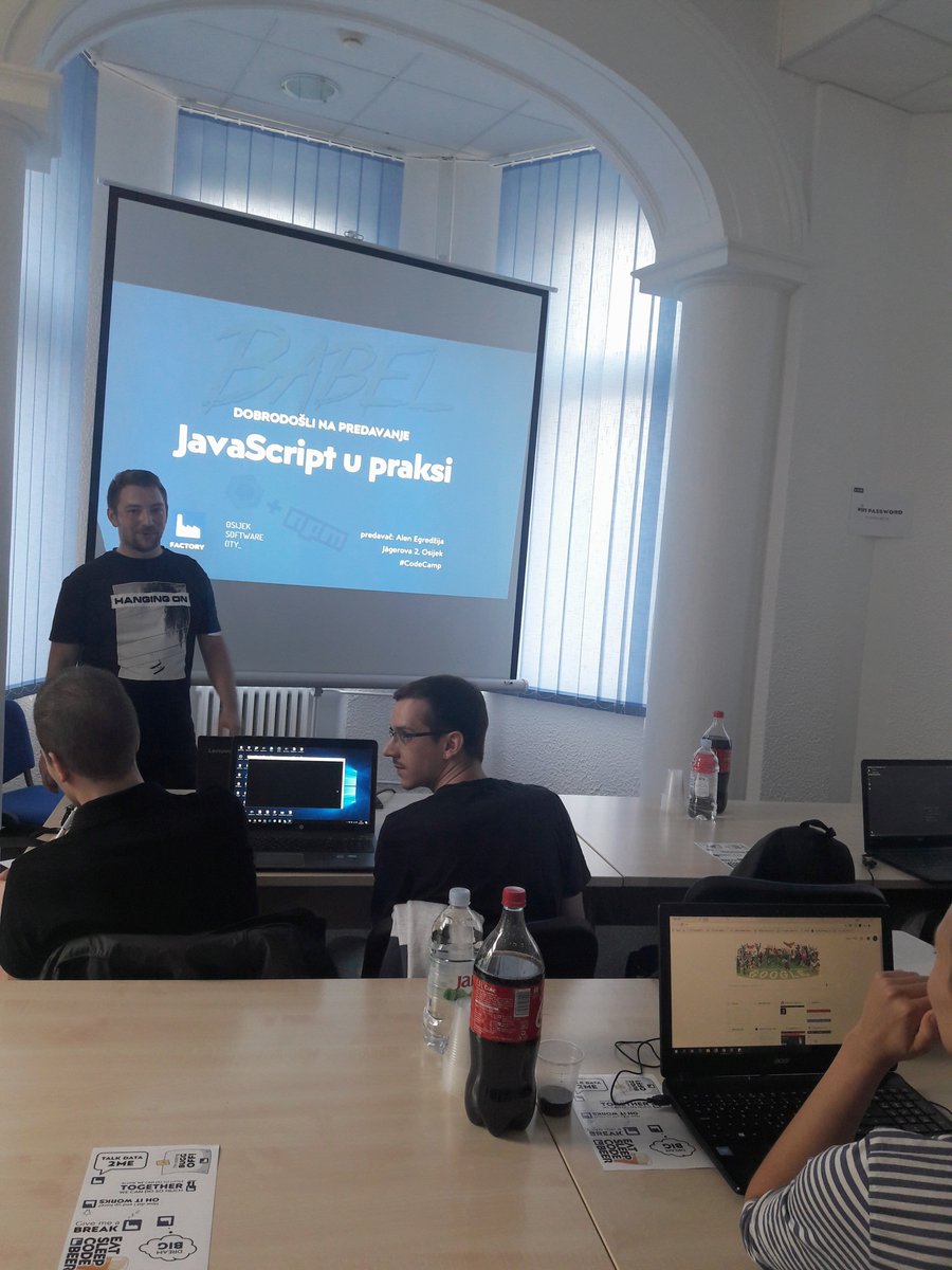 factory_dev_'s tweet photo. [HR] U sklopu @OsijekSoftwareC projekta #CodeCAMP, naš Alen Egredžija drži radionicu pod nazivom “JavaScript u praksi”. 🙂

[EN] Within @OsijekSoftwareC project #CodeCAMP, our Alen Egredžija holds workshop named “JavaScript in practice”. 

#workshop #JavaScript #Factory #Osijek https://t.co/NXA0plRjIT