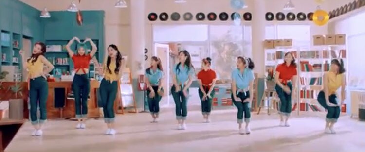 twice_1220's tweet photo. はい、可愛い👼🏻💓
ダンスも可愛い。
最初のジヒョの声で引き込まれた👏🏻👏🏻 https://t.co/bTnPZ4cym7