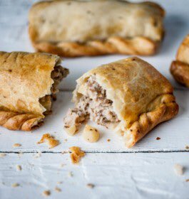PoshPastyCo's tweet photo. Coming up next week 15th-24th June prepare yourself for National Picnic Week with Posh Pasty Co sausage rolls - available in vegetarian, vegan or pork flavours. We also do Posh picnic pasties &amp; small snack pies. https://t.co/qW9XQg5KHB