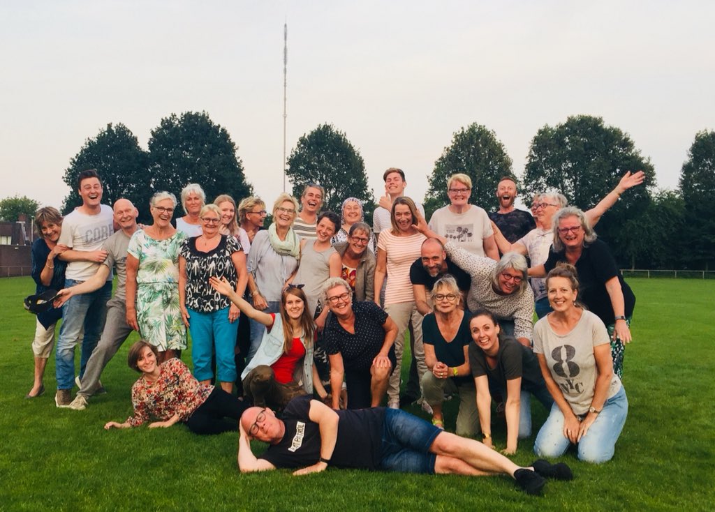 Vanavond weer een avondje ‘tjerken’ met dit zootje ongeregeld @depeergroup #DeAffaireTjerkVermaning #zinin