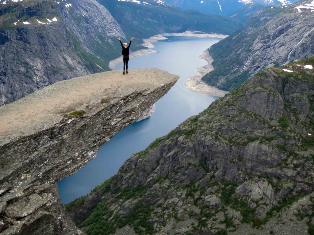 Tips &amp; tricks voor je wandeling naar Trolltunga lostinnorvana.nl/wandelen/troll…
