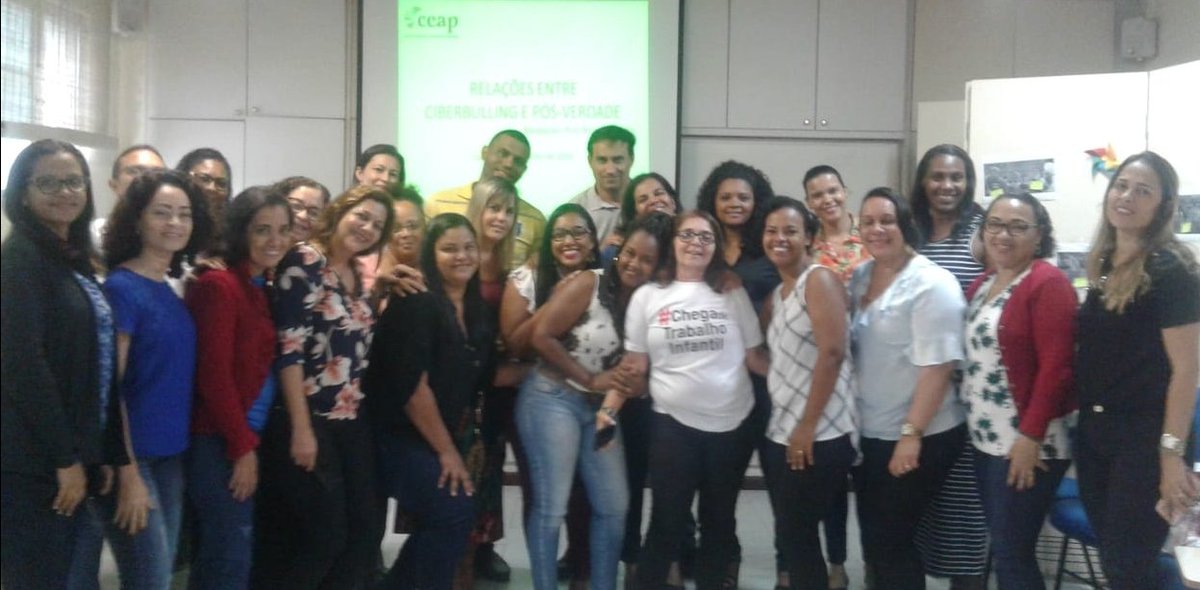 ceap_ong's tweet photo. Na última terça-feira, calorosas com-versações sobre "Relações entre Ciberbullying e Pós-Verdade" com a turma 2 do curso da SEMPS (Sec. Mun. de Promoção Social). Isso é #FormacaoCEAP @tarsiorlm @RosileneParaso1 @jucineidecarval @dourado_joana  @carladamatta @Lenesantana21 https://t.co/nW7D9EpIBp