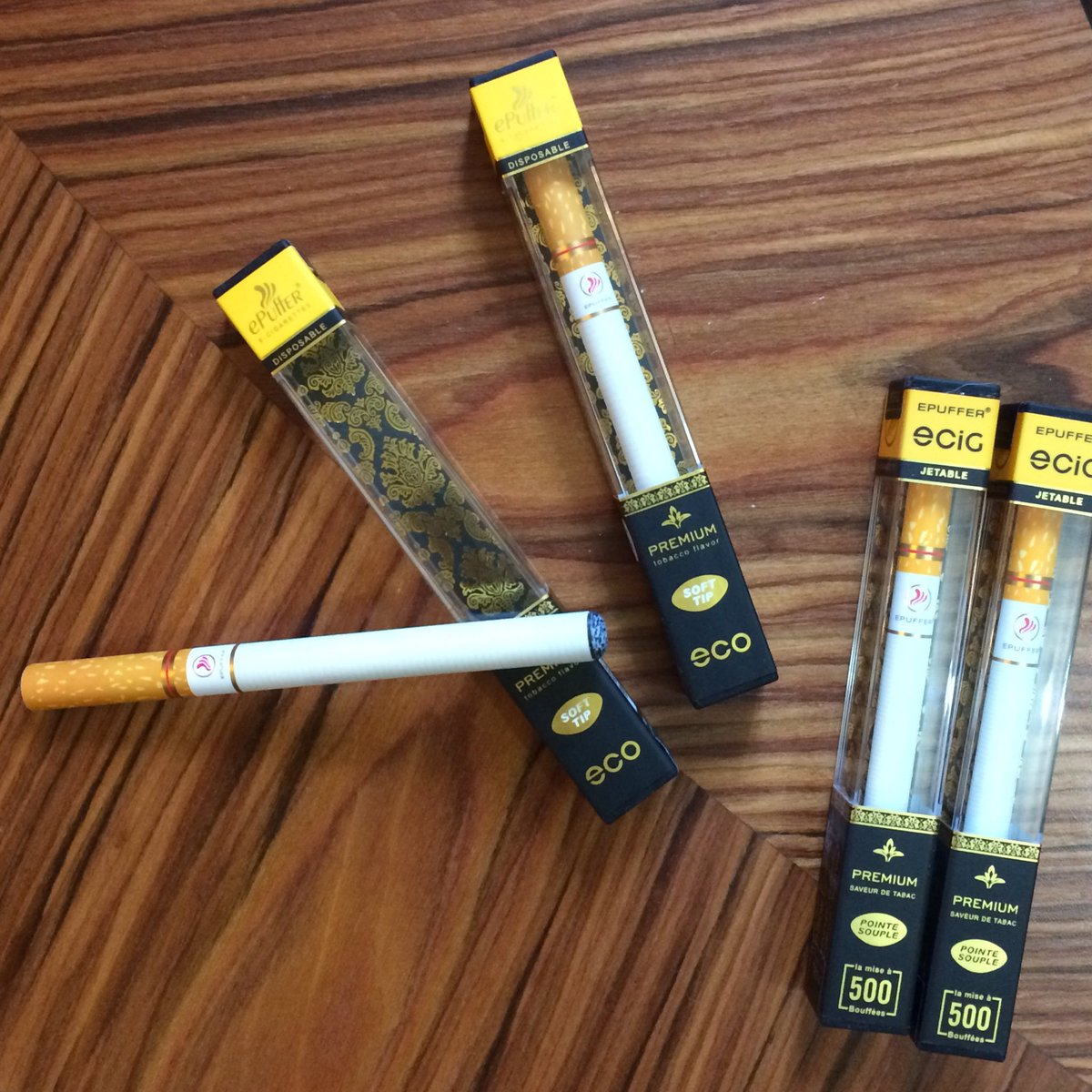 LaFrenchGlo's tweet photo. Puffing with style #TrèsChic #ePuffer @epuffer 
At least trying to. 😬 https://t.co/V3q2FyxALX