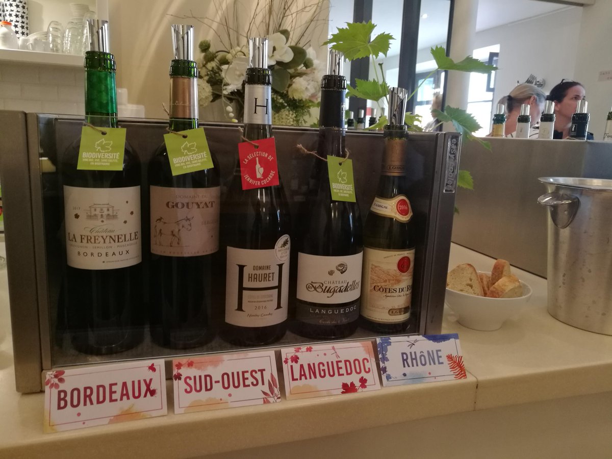 franprix's tweet photo. Cette année, la biodiversité est à l'honneur : vins bio, HVE, sans sulfite... 🍷
La nature s'invite chez franprix! #biodiversite #favfranprix2018 #franprix #vin #eventpresse https://t.co/GHuWNKcUJl