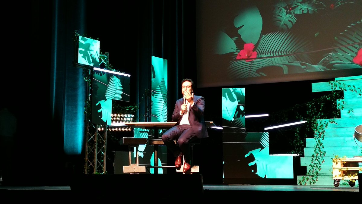 web2day's tweet photo. ⏺️ Ça commence dans la salle #MaxiW2D avec un mot de @mounir Mahjoubi, secrétaire d'État auprès du Premier ministre, chargé du Numérique https://t.co/8cvd9SM9Gt
