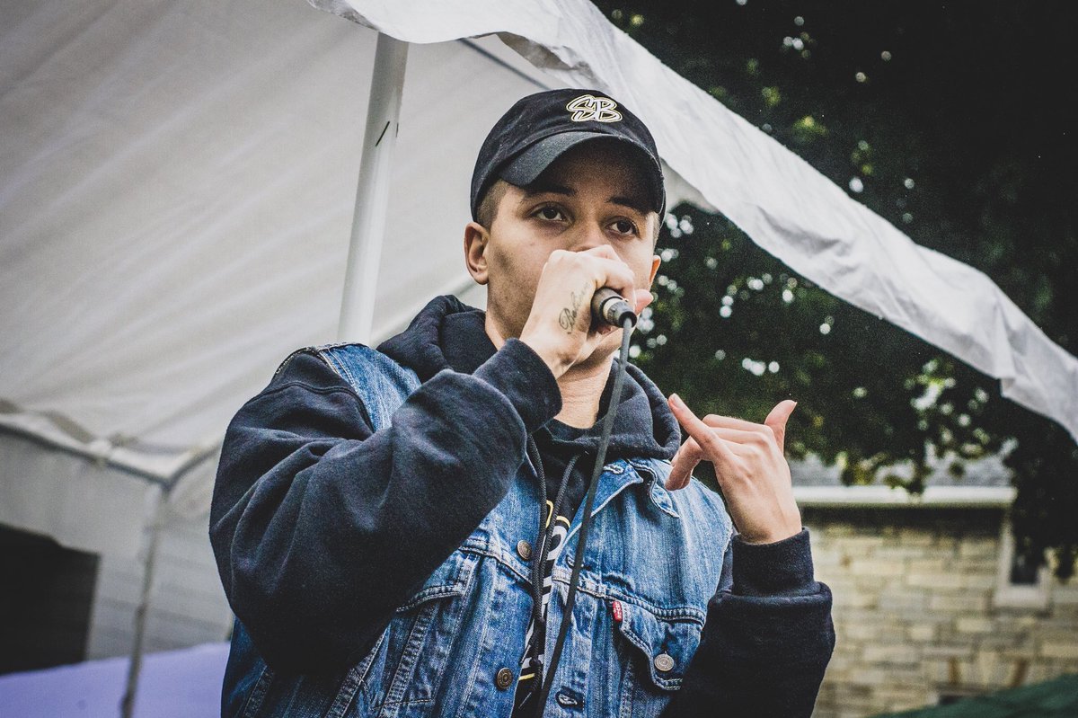 ShleBerry's tweet photo. It was a pleasure to perform at #LocustStreet again this year. The rain can’t stop people from drinking beer 😂

S/O @lakefront for the stage!

📸: @gonzalesvisuals https://t.co/WXwOAbobdj